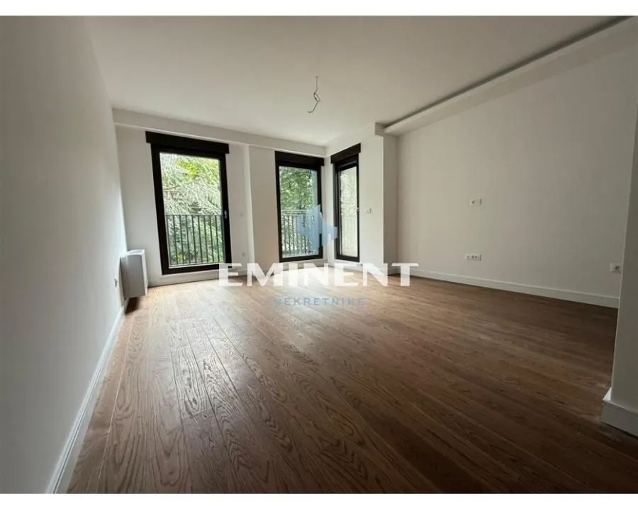 Izdavanje, četvorosoban stan, 129m², Crveni Krst, Beograd