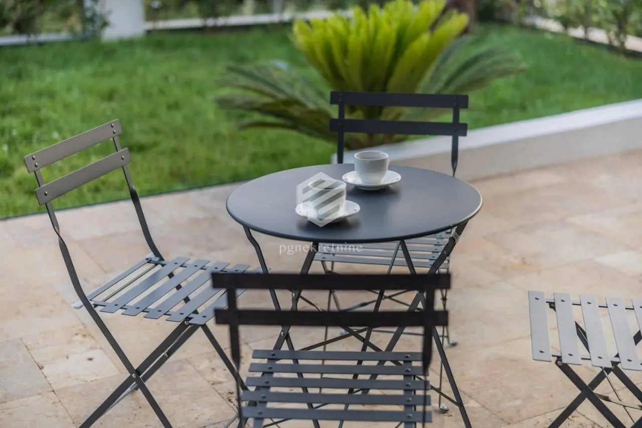 Sale, house, 300m², Markovići, Budva