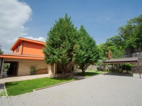 Izdavanje, kuća, 400m², Klikovače, Danilovgrad - image 10