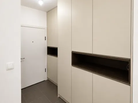 Izdavanje, jednosoban stan, 40m², City Kvart, Podgorica - image 5