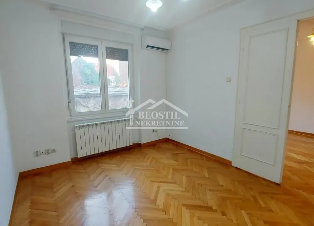 Izdavanje, dvosoban stan, 40m², Stari Grad, Beograd