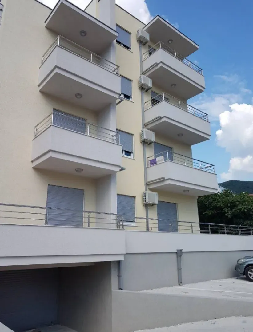 Izdavanje, jednosoban stan, 42m², Budva, Crna Gora