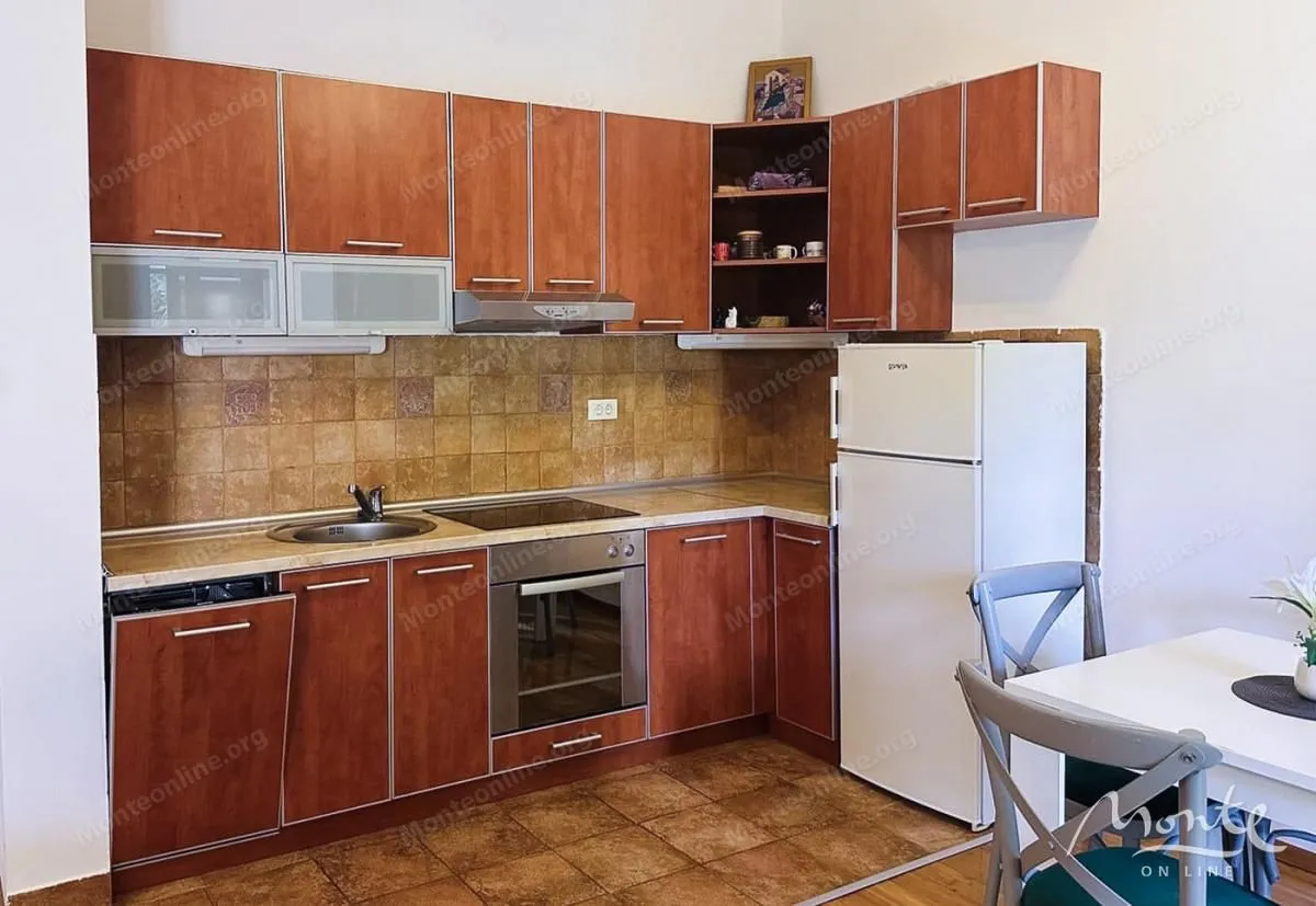 Prodaja, jednosoban stan, 65m², Risan, Kotor