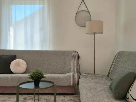 Izdavanje, dvosoban stan, 80m², Đenovići, Herceg Novi - image 6