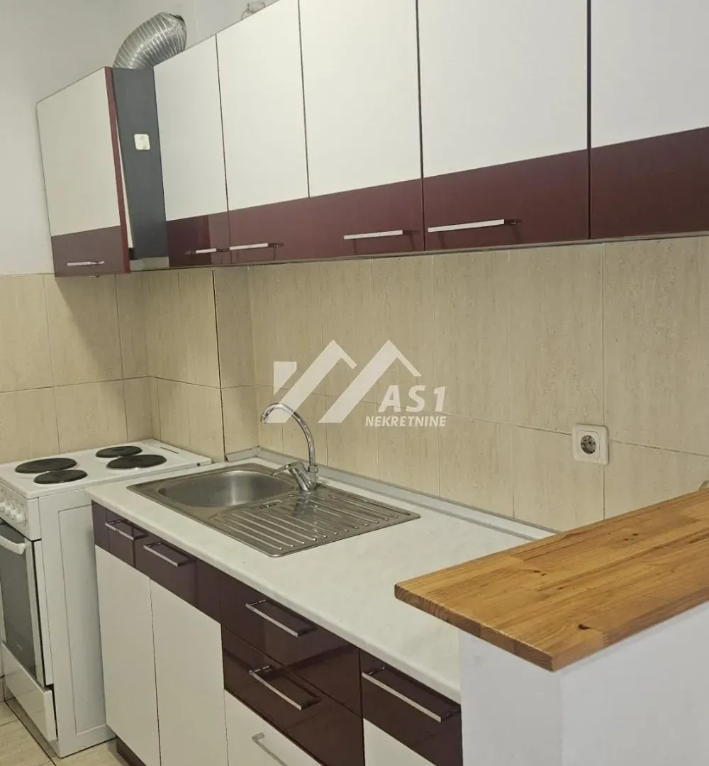 Izdavanje, jednosoban stan, 33m², Grbavica, Novi Sad Sve Podlokacije