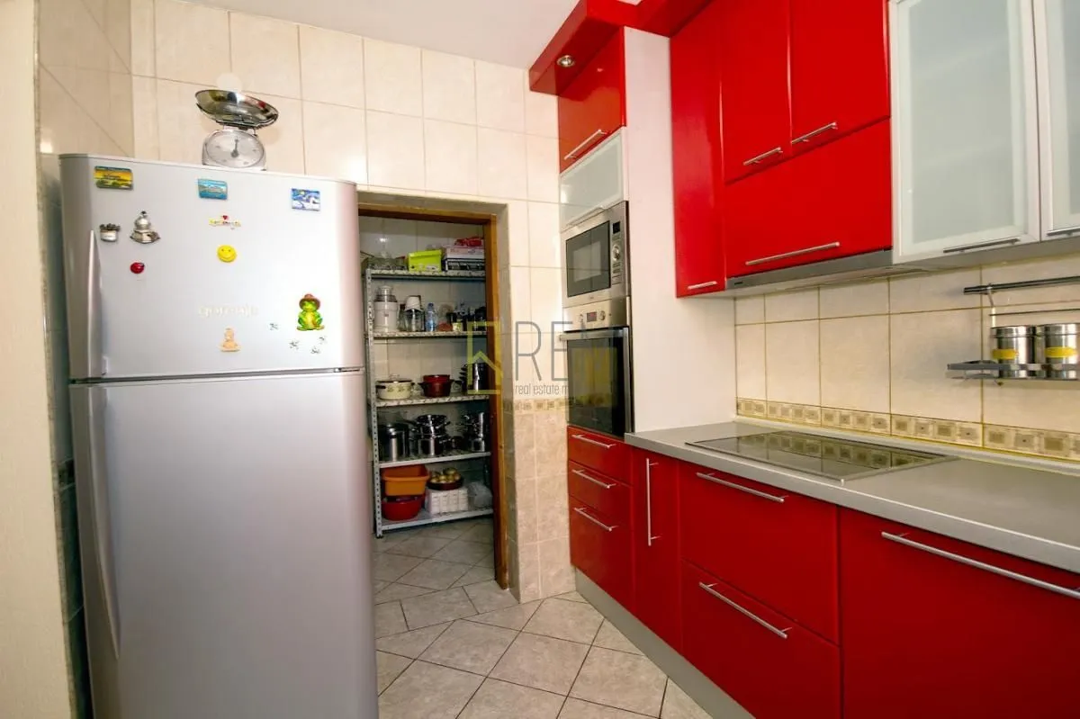 Prodaja, kuća, 340m², Bar, Crna Gora