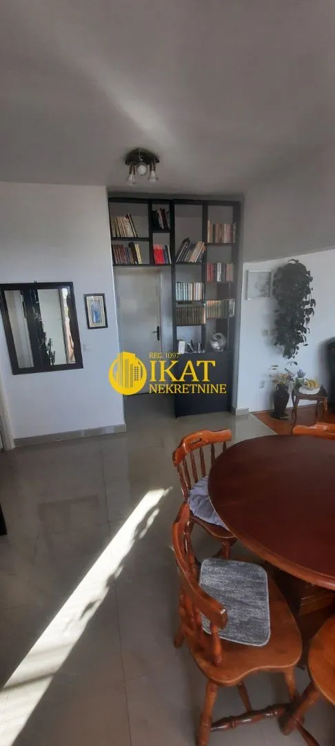 Prodaja, trosoban stan, 80m², Titel, Novi Sad