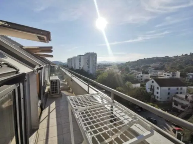 Prodaja, dvosoban stan, 94m², Obala Morače, Podgorica