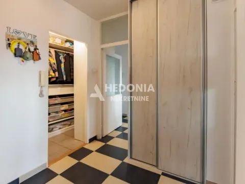 Sale, three bedroom apartment, 90m², Novi Beograd Blok 37, Novi Beograd Sve Podlokacije - image 9