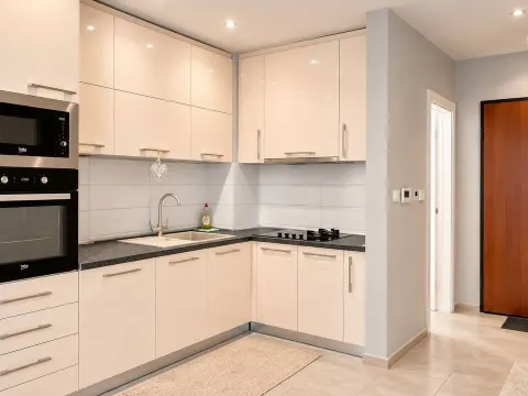 Rent, two bedroom apartment, 65m², Rozino, Budva - image 4