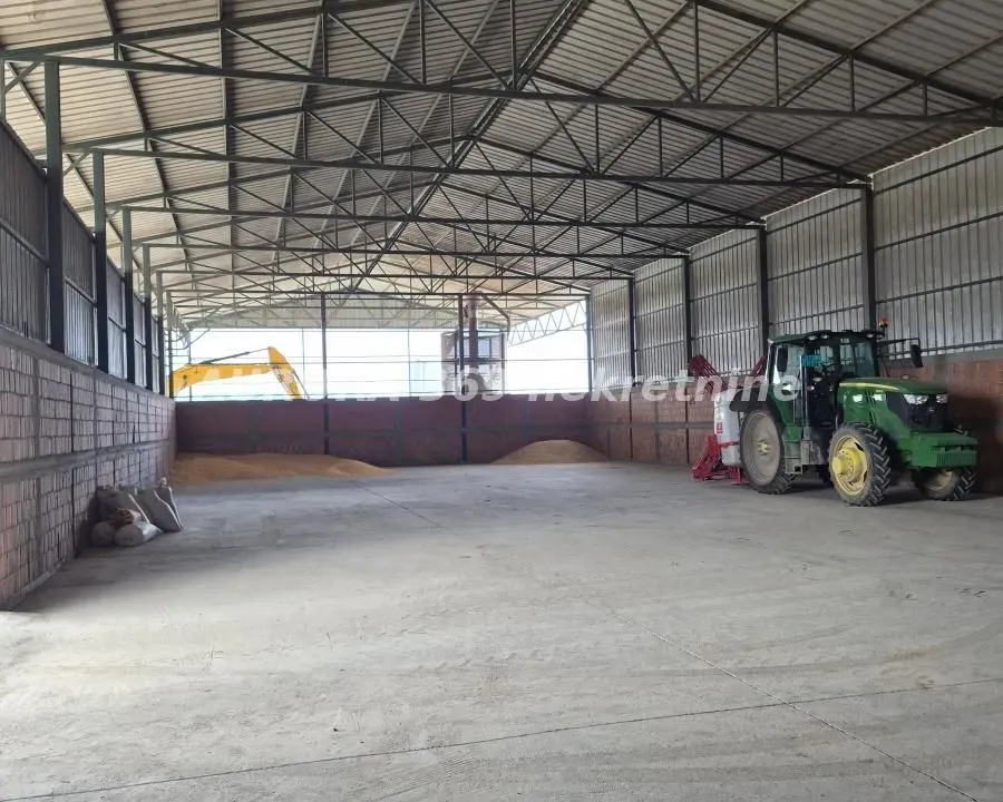 Rent, office space, 1000m², Irig, Srbija