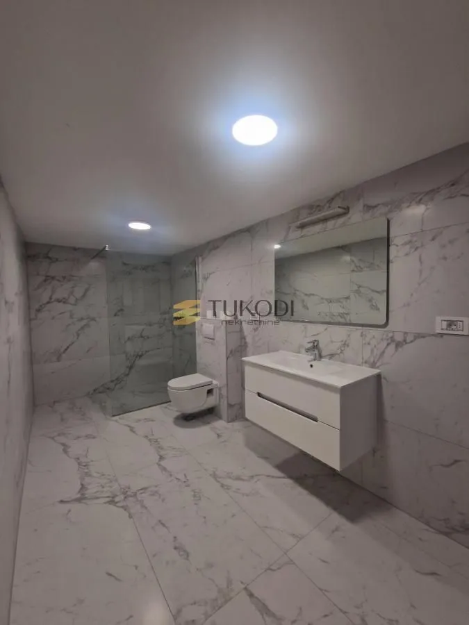 Prodaja, kuća, 550m², Sremska Kamenica, Petrovaradin
