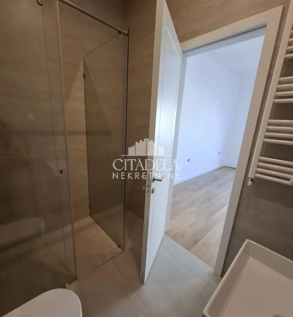 Prodaja, četvorosoban stan, 131m², Čukarica, Beograd
