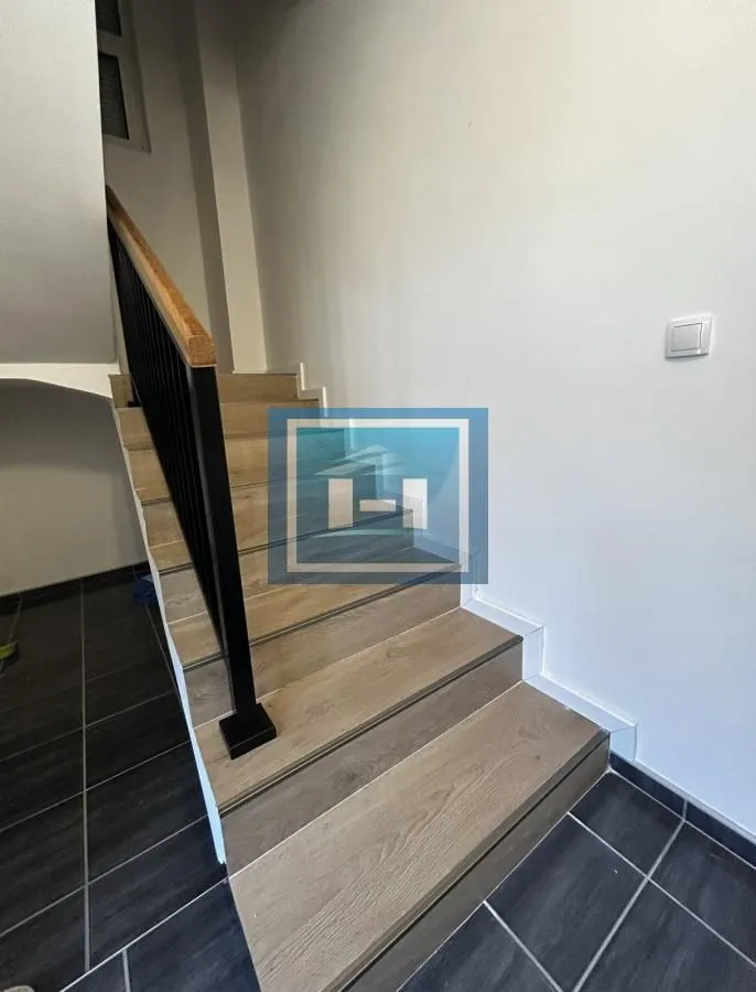 Izdavanje, dvosoban stan, 130m², Gloždak, Paraćin