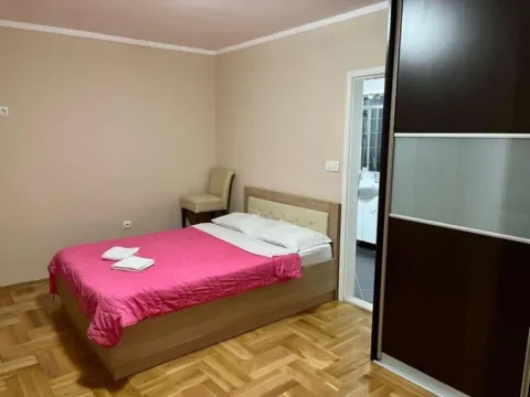 Rent, two bedroom apartment, 120m², Podkošljun, Budva - image 4