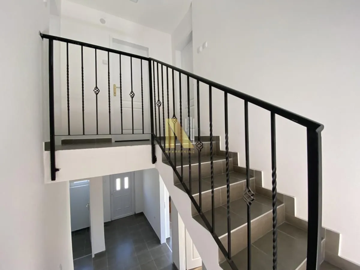 Prodaja, kuća, 105m², Petrovaradin, Novi Sad