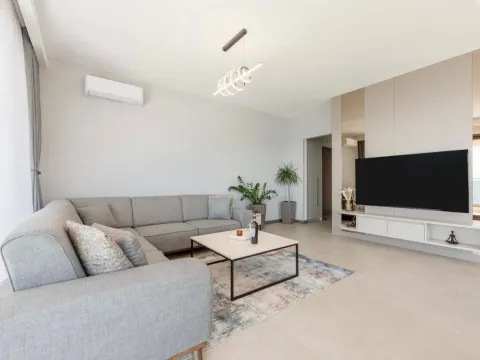 Rent, two bedroom apartment, 79m², Šušanj, Bar - image 8