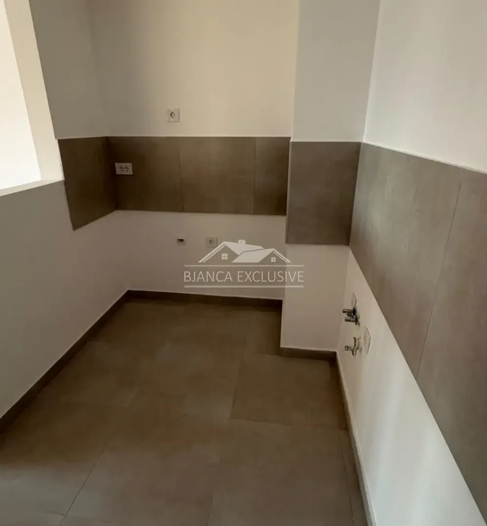 Prodaja, trosoban stan, 66m², Zemun Gornji Grad, Zemun Sve Podlokacije