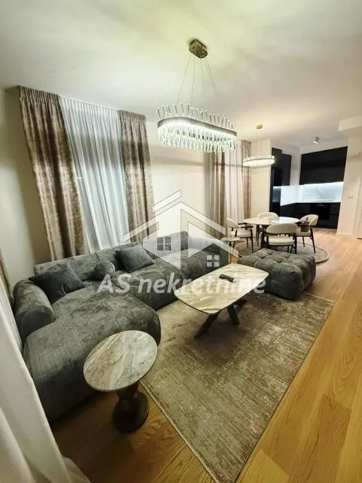Izdavanje, trosoban stan, 76m², Savski Venac, Beograd