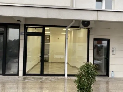Izdavanje, poslovni prostor, 28m², Tuški Put, Podgorica - image 3