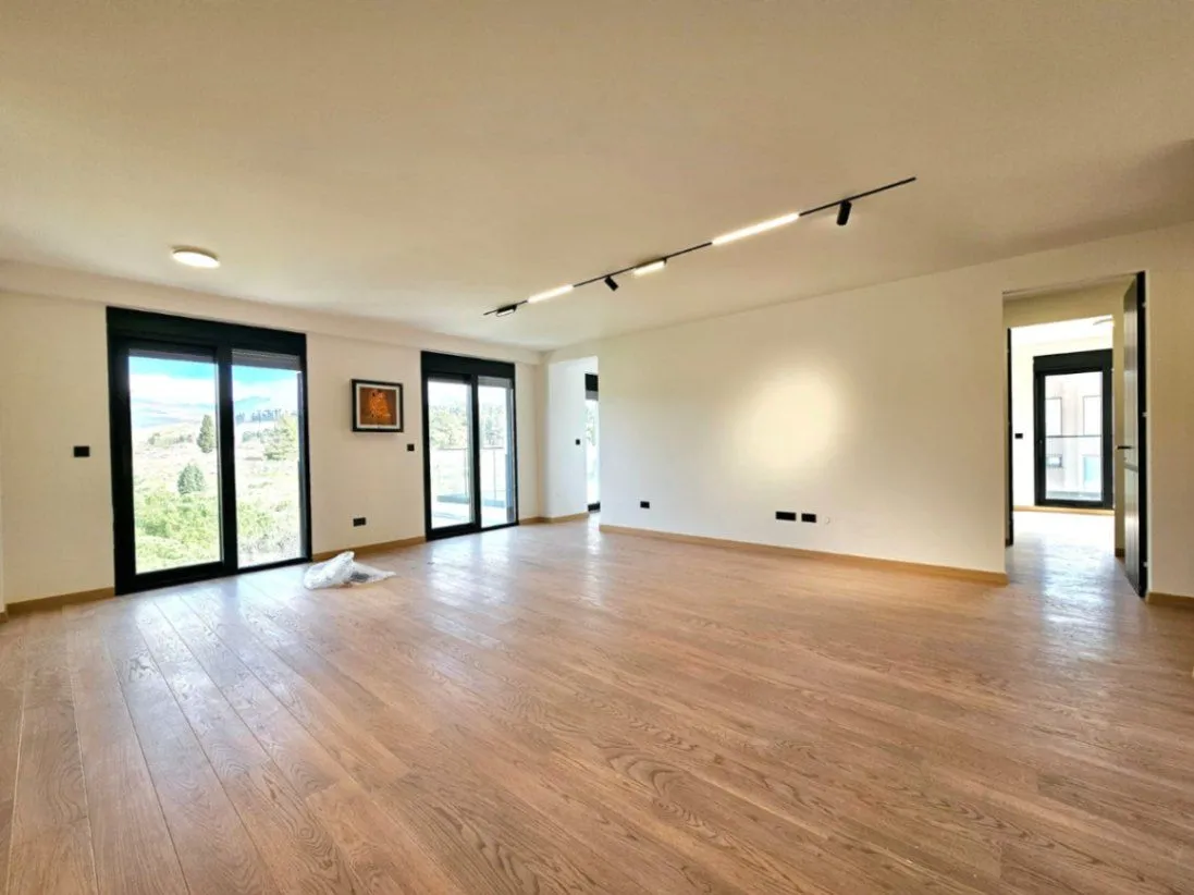 Prodaja, dvosoban stan, 206m², Zagorič, Podgorica