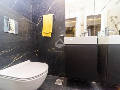 Izdavanje, trosoban stan, 195m², Tološi, Podgorica - image 22