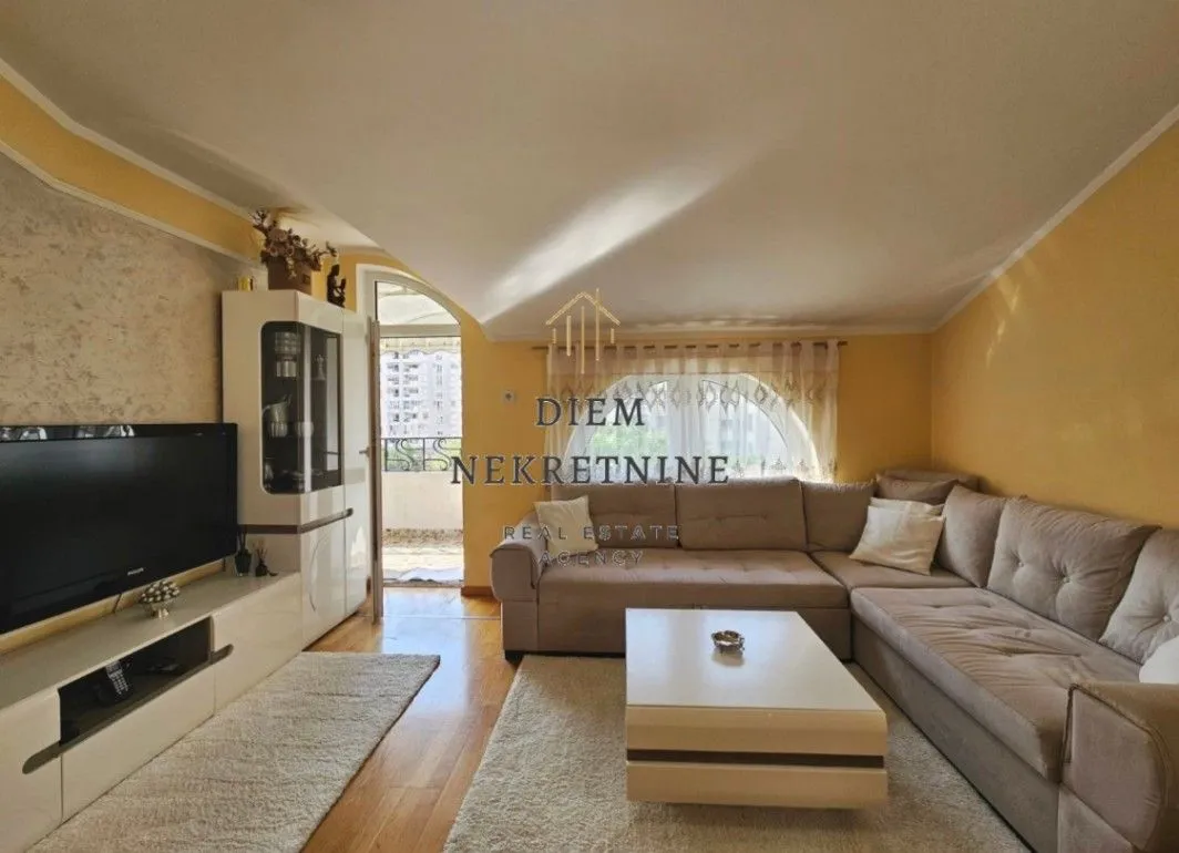 Prodaja, jednosoban stan, 62m², Centar, Bar