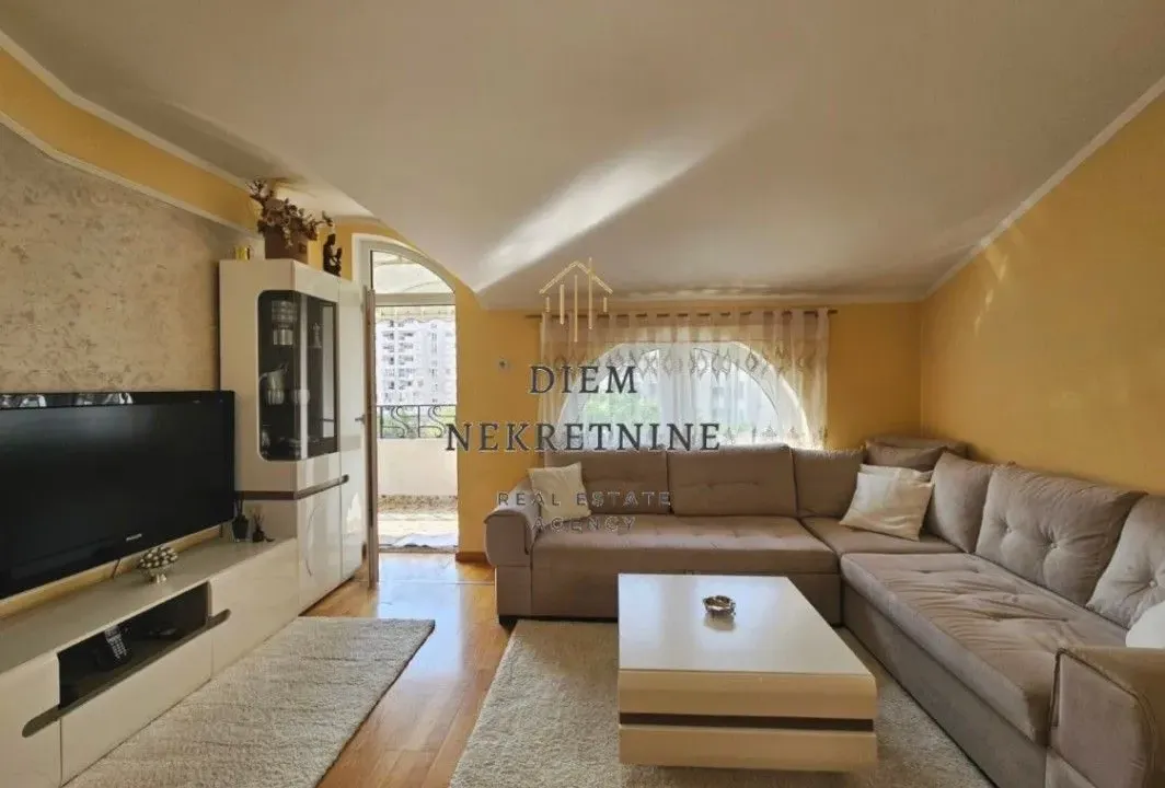 Prodaja, jednosoban stan, 62m², Centar, Bar