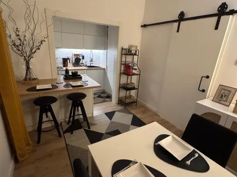 Rent, one bedroom apartment, 60m², Centar, Tivat - image 13