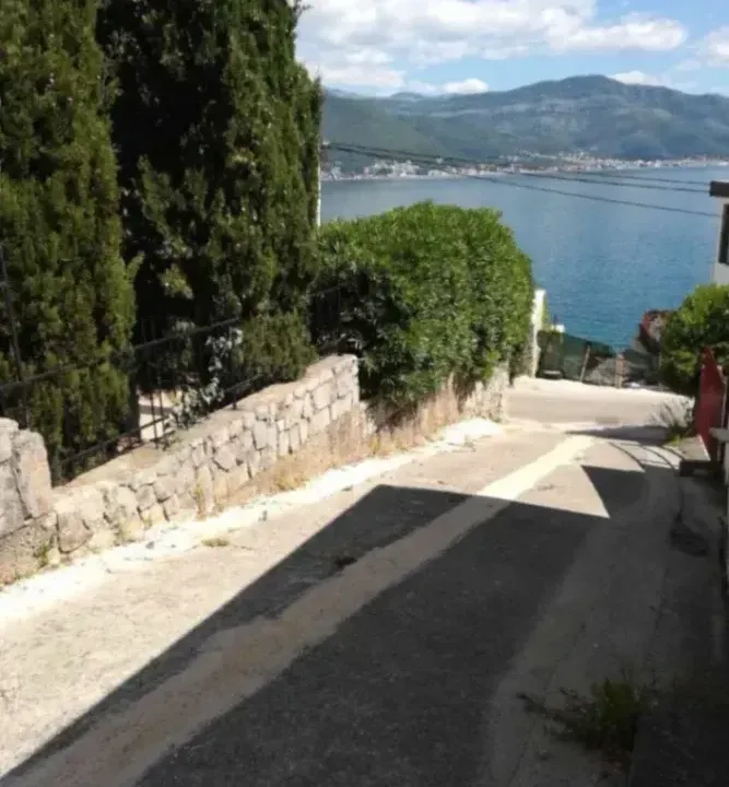 Prodaja, dvosoban stan, 44m², Krašići, Tivat