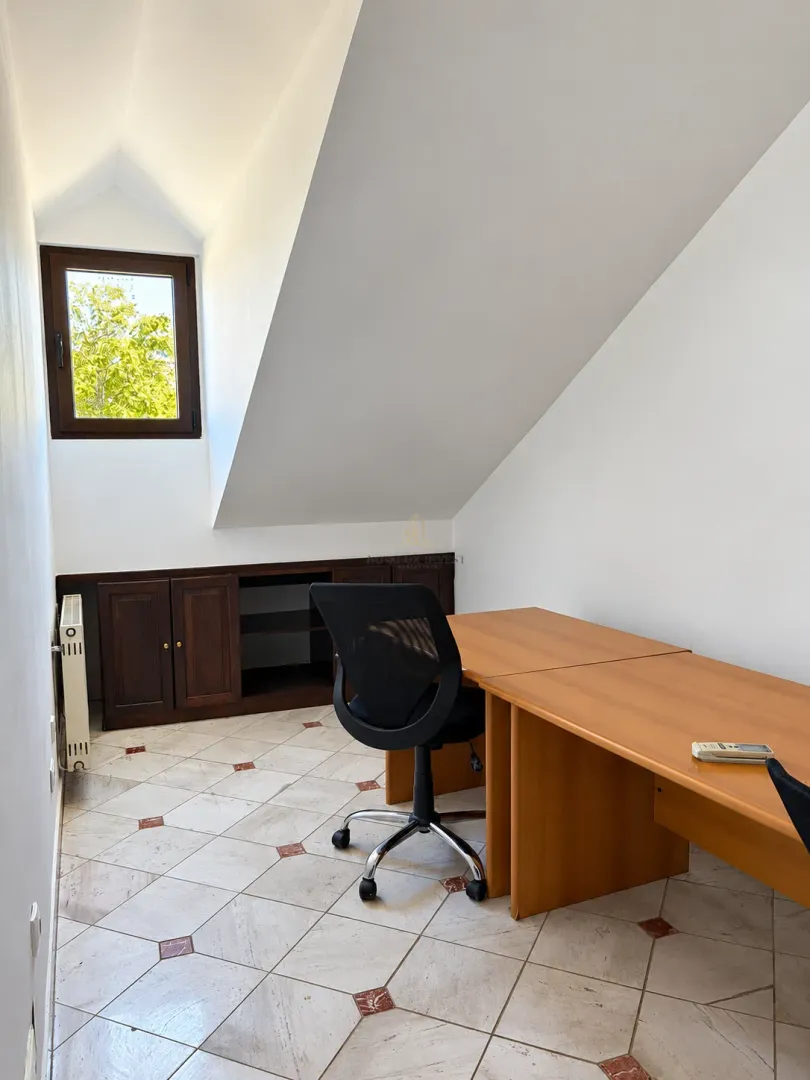 Rent, office space, 140m², Centar, Podgorica