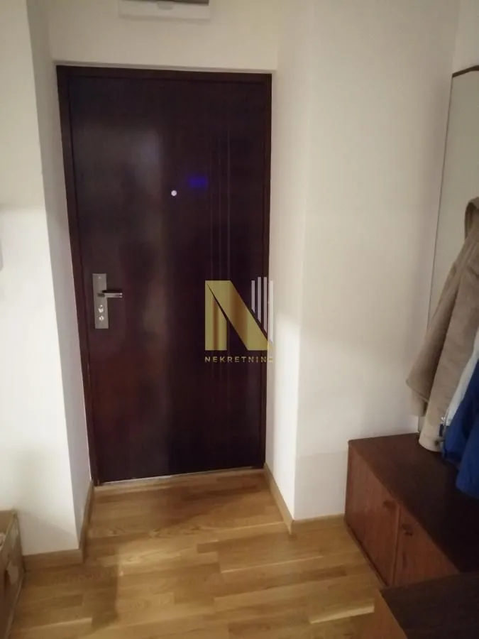 Izdavanje, dvosoban stan, 70m², Novi Sad, Srbija