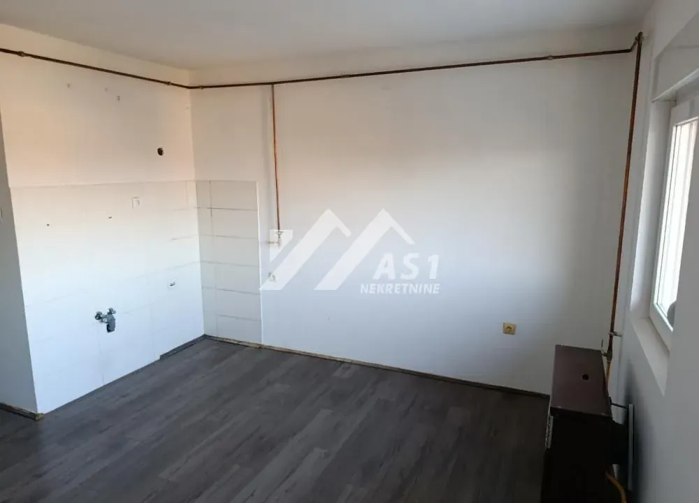 Izdavanje, dvosoban stan, 50m², Telep, Novi Sad Sve Podlokacije