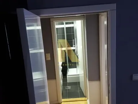 Prodaja, jednosoban stan, 33m², Stari grad, Novi Sad - image 4