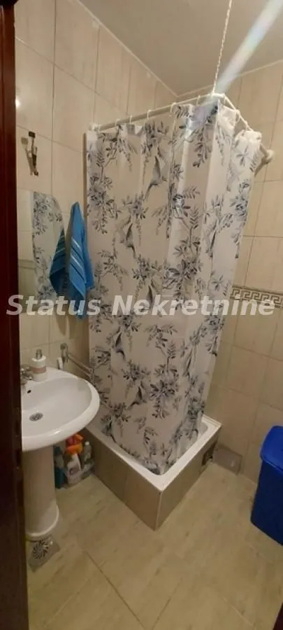 Izdavanje, garsonjera, 28m², Grbavica, Novi Sad Sve Podlokacije