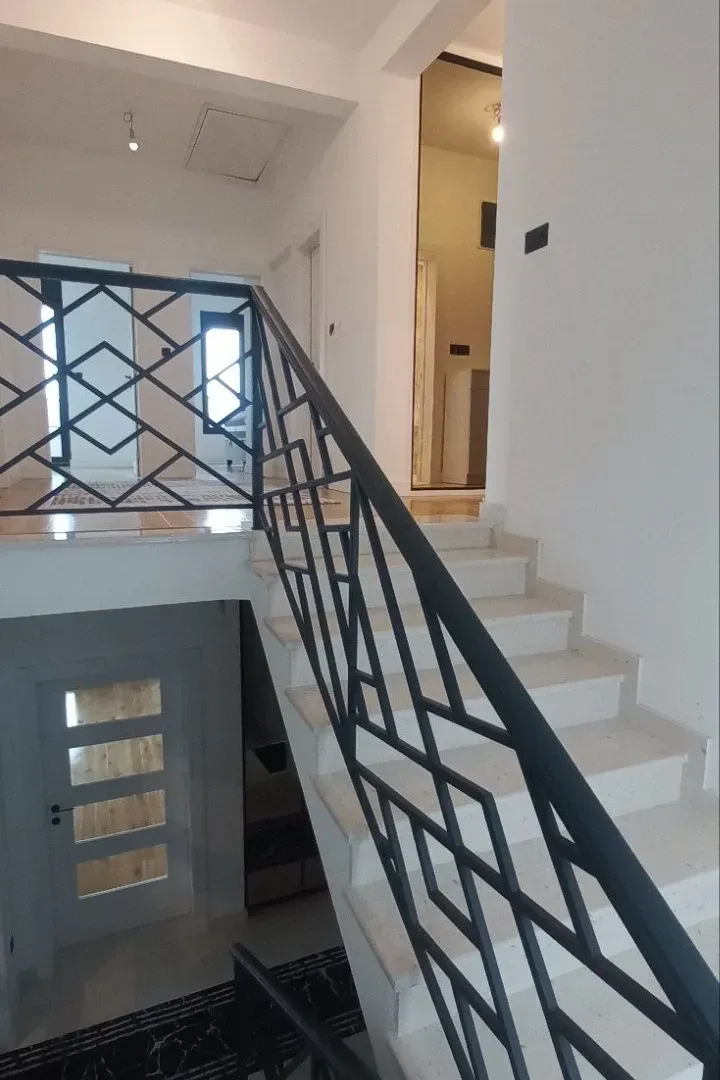 Sale, house, 257m², Gornja Gorica, Podgorica