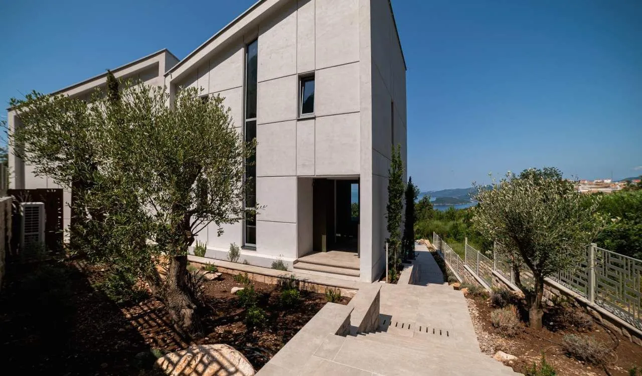 Prodaja, kuća, 231m², Blizikuće, Budva