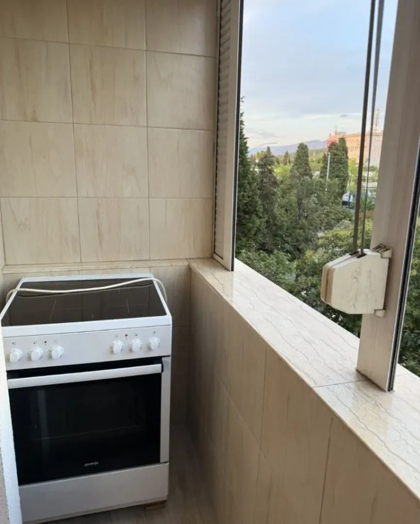 Izdavanje, jednosoban stan, 42m², Centar, Podgorica