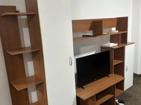 Izdavanje, trosoban stan, 74m², Medijana, Niš - image 3