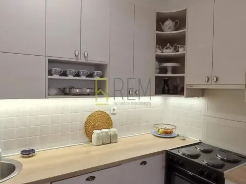 Prodaja, dvosoban stan, 74m², City Kvart, Podgorica - image 3