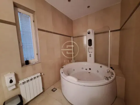 Izdavanje, poslovni prostor, 213m², Centar, Novi Sad - image 26