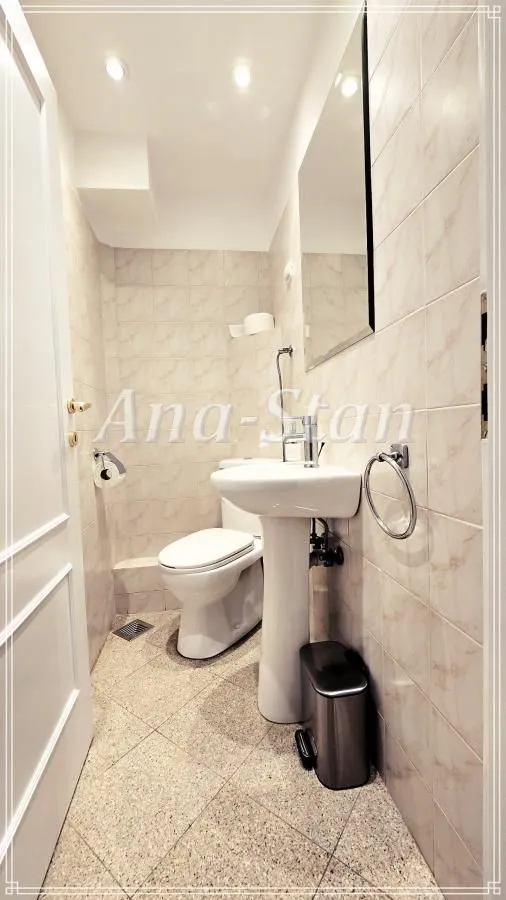 Rent, house, 290m², Voždovac Sve Podlokacije, Beograd