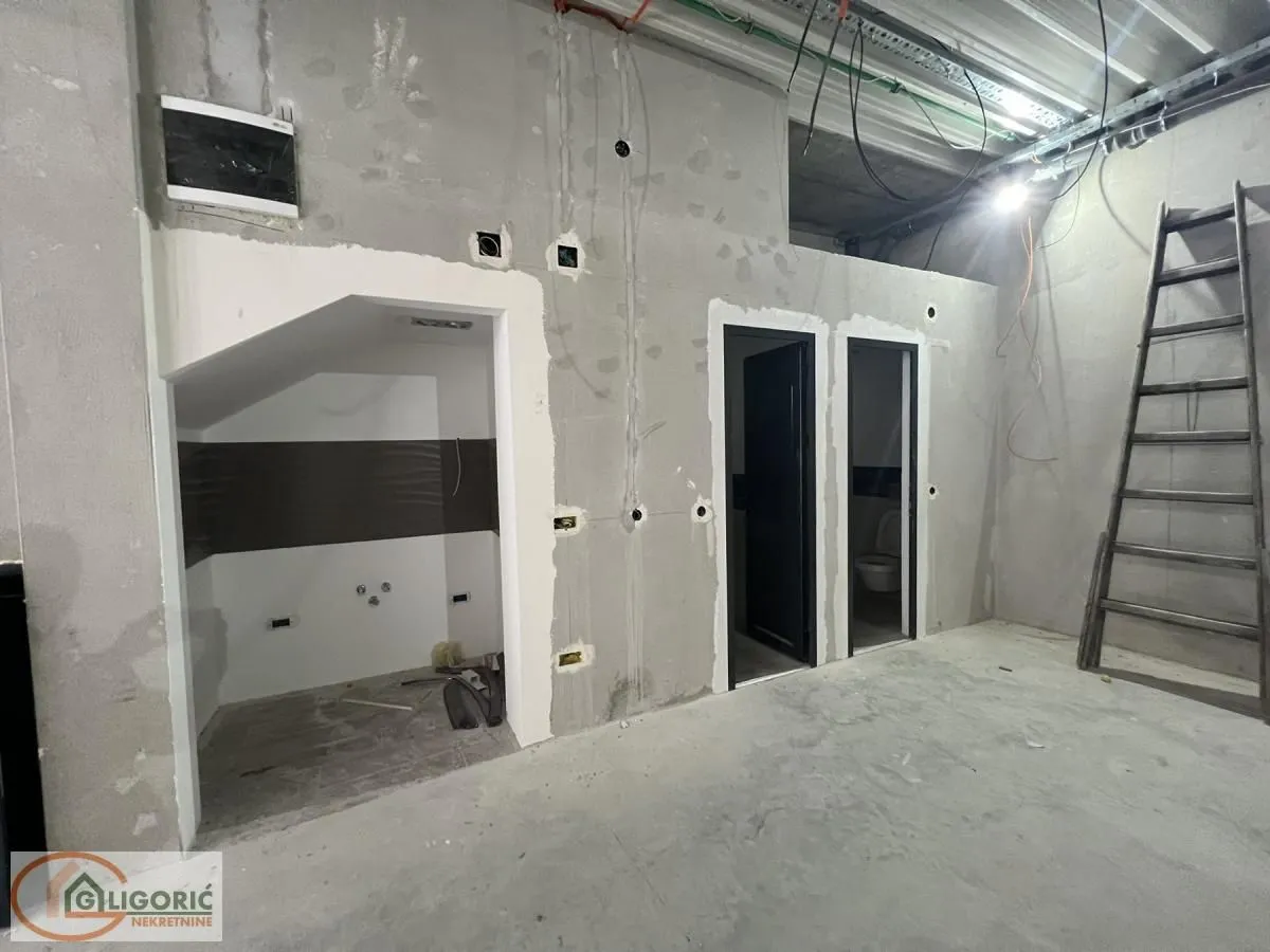 Sale, office space, 382m², Crveni Krst, Beograd