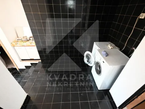 Prodaja, kuća, 370m², Stari Aerodrom, Podgorica - image 10