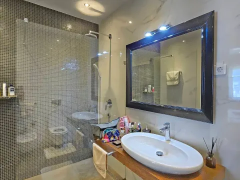 Prodaja, dvosoban stan, 125m², Budva, Crna Gora - image 11