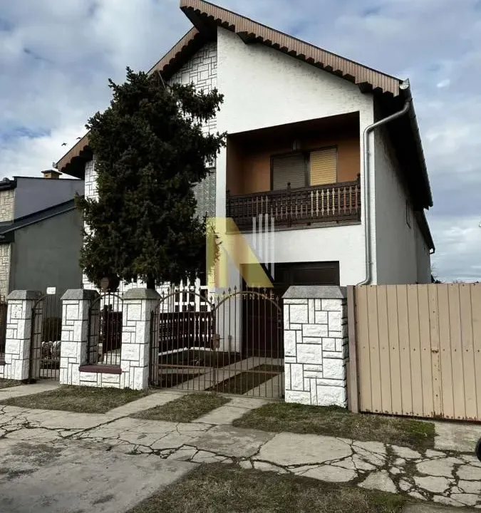 Sale, house, 281m², Centar, Žabljak