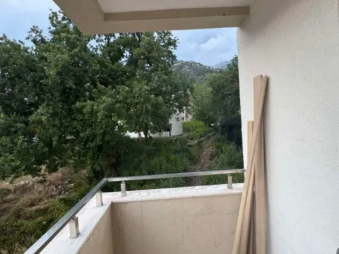 Rent, two bedroom apartment, 40m², Podkošljun, Budva - image 12