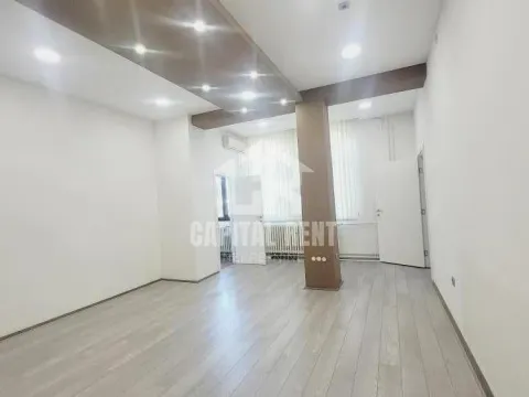 Izdavanje, poslovni prostor, 36m², Savski Venac, Beograd - image 4