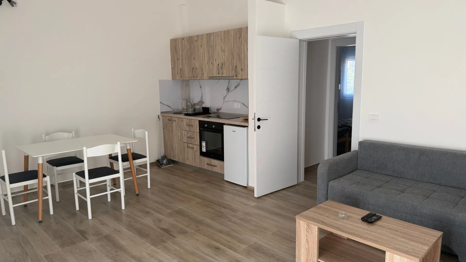 Izdavanje, jednosoban stan, 42m², Bonići, Tivat