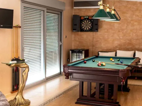 Izdavanje, kuća, 300m², Podkošljun, Budva - image 2